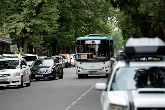Ближе к людям: мэр Бишкека заставил подчиненных пользоваться общественным транспортом