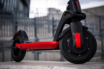 в казахстане могут ограничить скорость движения электросамокатов на тротуарах