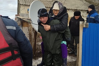 чс в казахстане: 116 тыс. казахстанцев эвакуировали спасатели из затопленных территорий республики