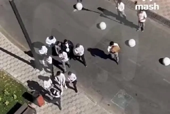 Со своим уставом: Релокантка из России набросилась на свадебный кортеж в Ташкенте (видео)