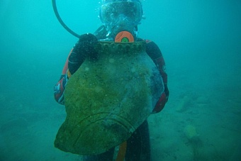 На дне озера Иссык-Куль российские и кыргызские археологи обнаружили мусульманский некрополь XIII–XIV веков