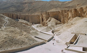 тайны древнего египта: в луксоре обнаружены древние гробницы возрастом более 3000 лет