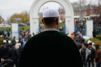 С удостоверением и регистрацией: деятельность религиозных проповедников в Кыргызстане берут под контроль