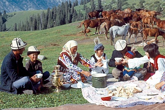 Однополые браки предлагают запретить в новом Семейном кодексе Кыргызстана