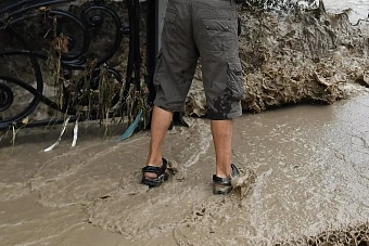 в кыргызстане затопило несколько сел и пункт пропуска на границе с казахстаном