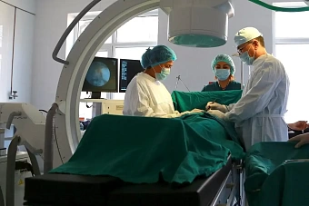 узбекские и российские хирурги успешно провели уникальную операцию на позвоночнике в ташкенте