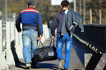 работы не будет: россия закрывает двери мигрантам