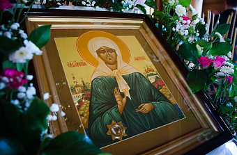 жители и гости астаны нескончаемым потоком идут поклониться мощам святой блаженной старицы матроны московской