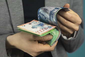 средняя зарплата в казахстане выросла на 2,7%
