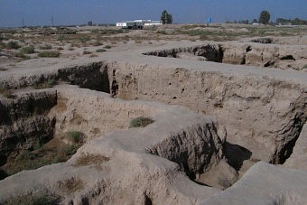 Историческое наследие на свалку: в Узбекистане погибает памятник археологии мирового масштаба