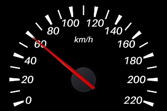 во всех городах узбекистана снизили скорость движения  автотранспорта до 60 км/ч 