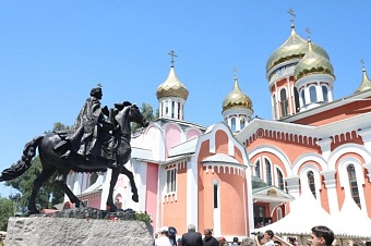 мид рф: памятник невскому в алматы подчеркивает близость славянских и тюркских народов