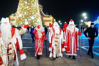 новый 2025 год в казахстане: стоимость вызова на дом деда мороза и снегурочки выросла на 20%