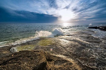 казахстан получил два танкера для перевозки нефти по каспию в обход россии