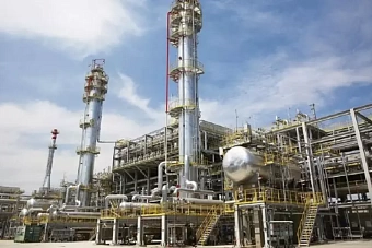 крупнейший нефтехимический завод казахстана приостановит свою работу